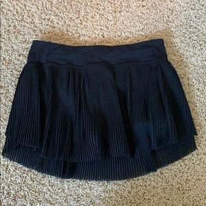 Lululemon black pleated tennis skirt